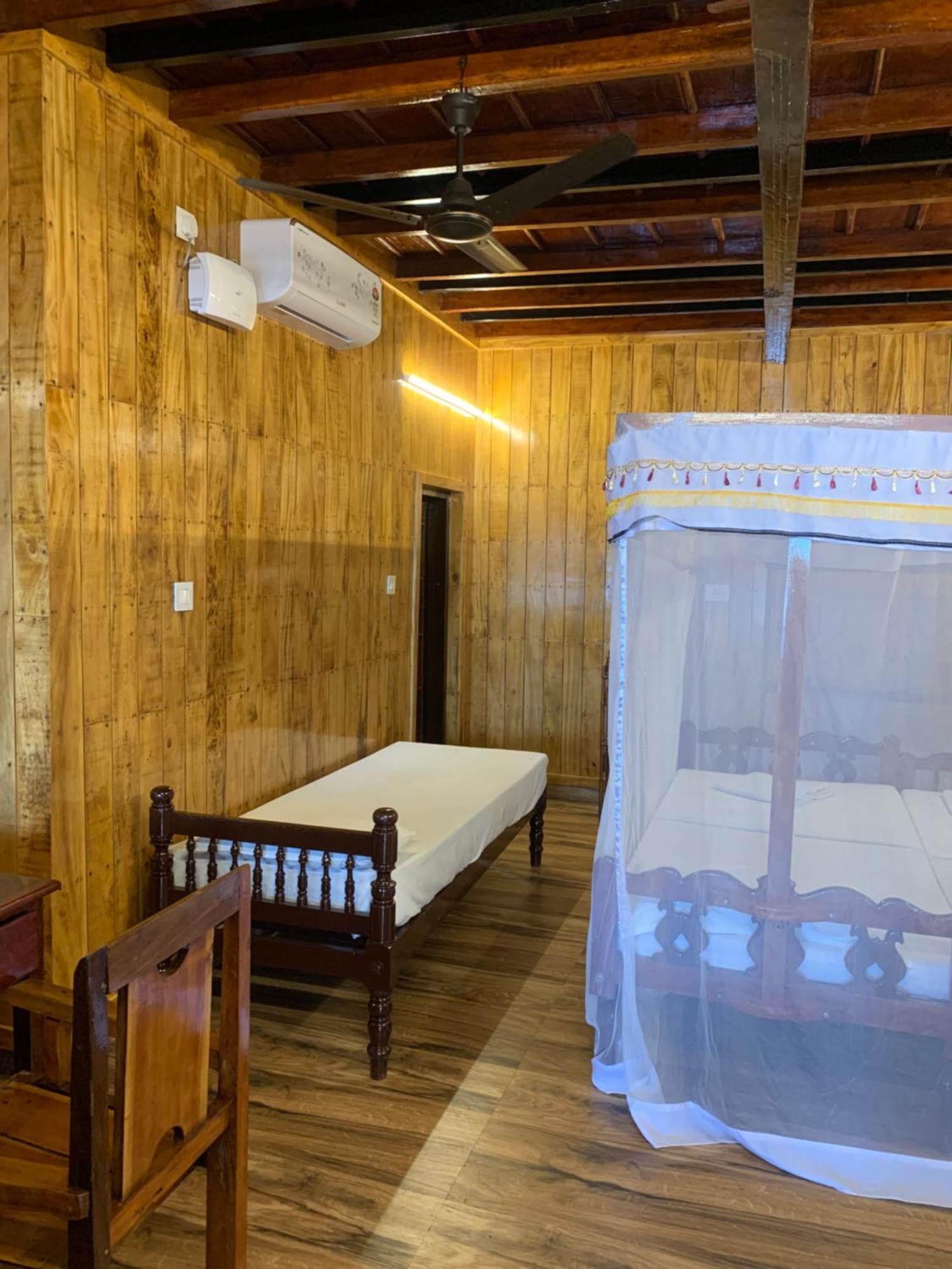 Malayalam Lake Resort Alappuzha Eksteriør bilde